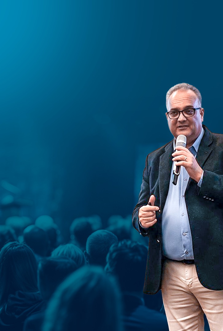 Palestrante em evento empresarial